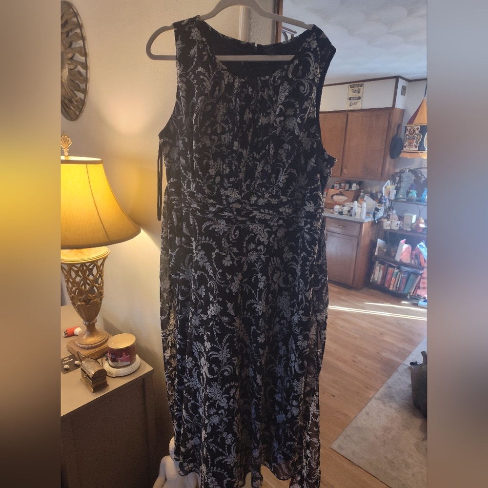 Studio 1940 Size 24 Floral Dress